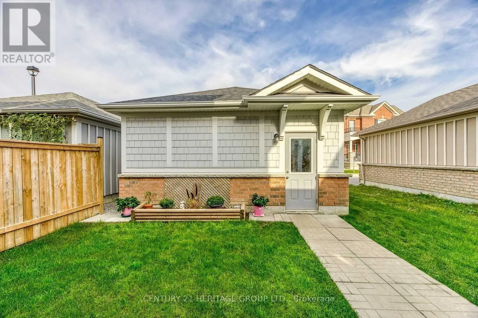 248 PARADELLE DRIVE N