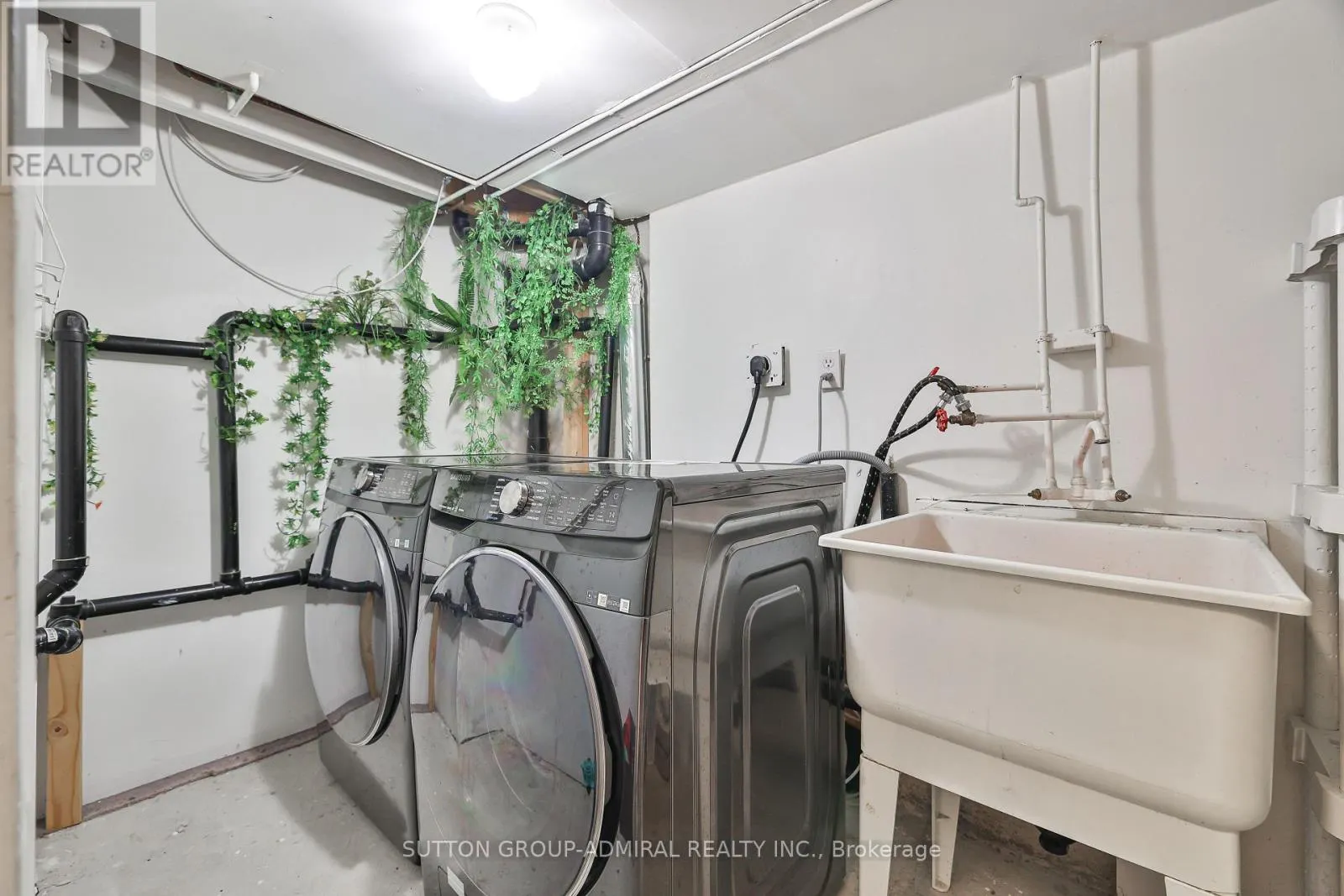 72 ADDISON STREET W