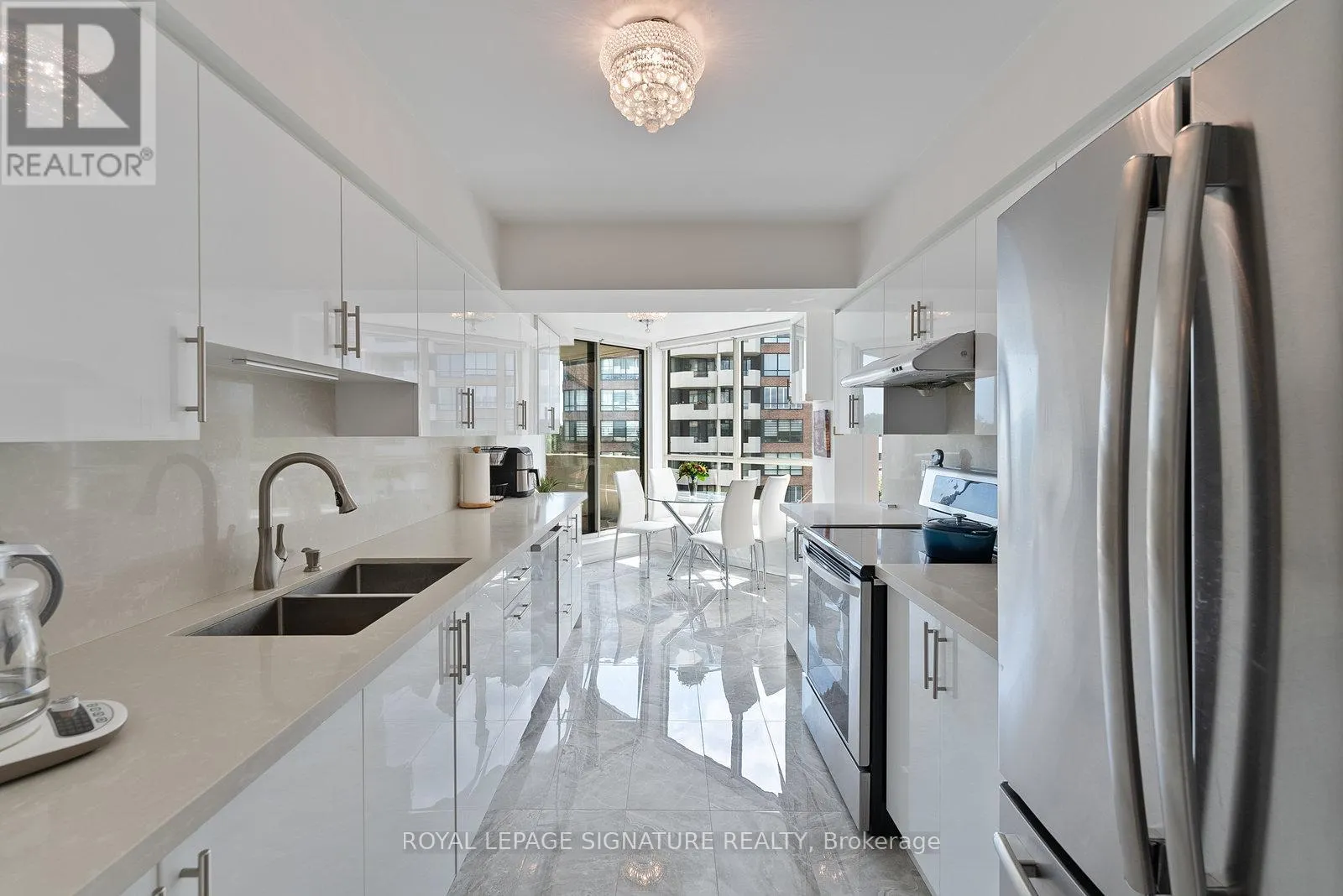 524 - 25 AUSTIN DRIVE