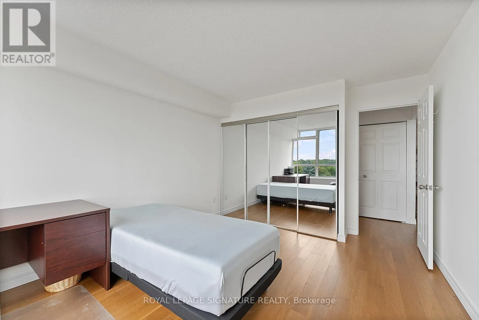 524 - 25 AUSTIN DRIVE