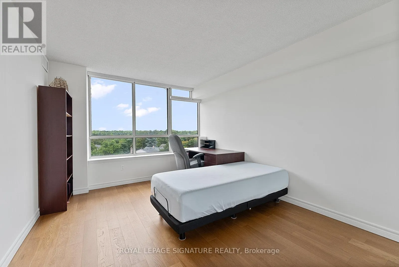 524 - 25 AUSTIN DRIVE