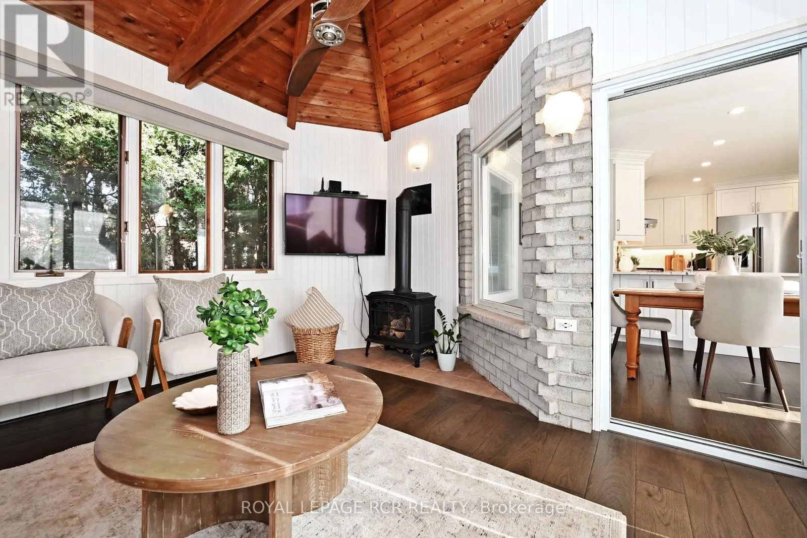 24 MURDOCK AVENUE