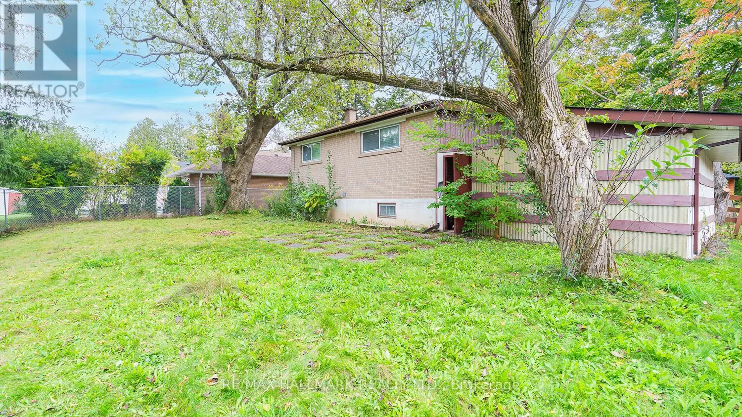 11 SEATON DRIVE