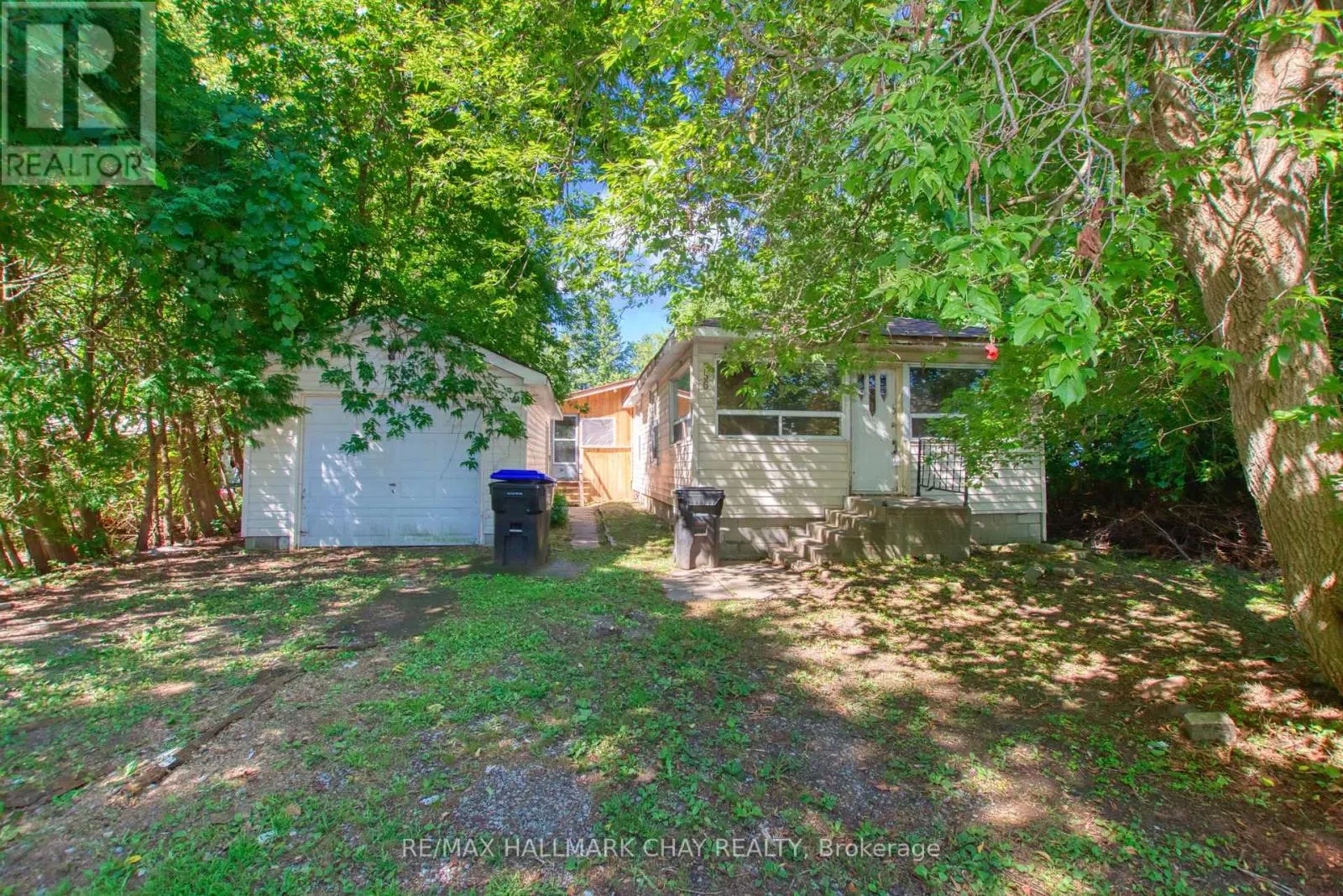 956 CARSON AVENUE