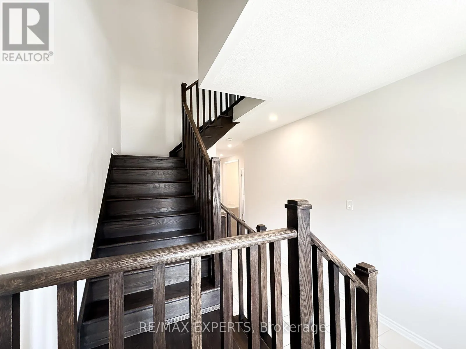 1426 FARROW CRESCENT