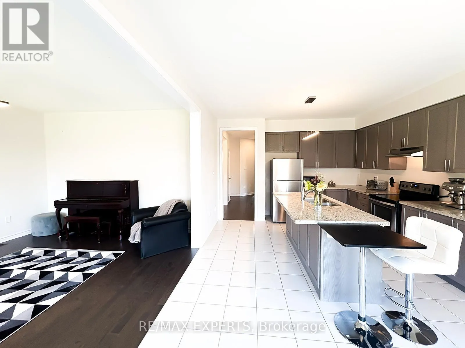 1426 FARROW CRESCENT