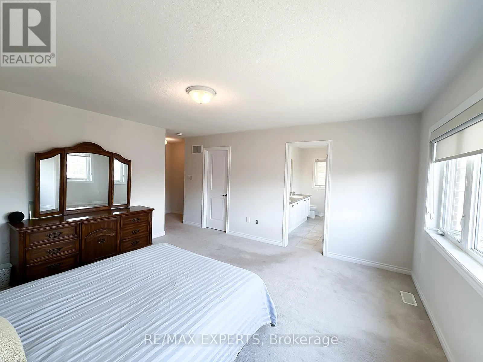 1426 FARROW CRESCENT