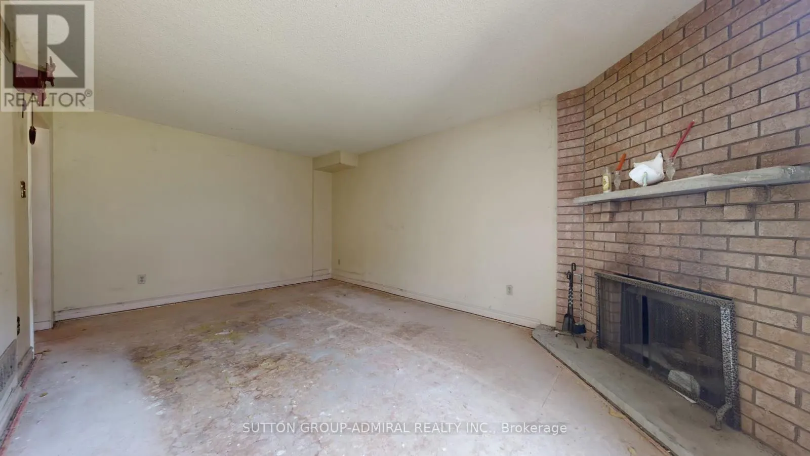 71 FEATHERSTONE AVENUE