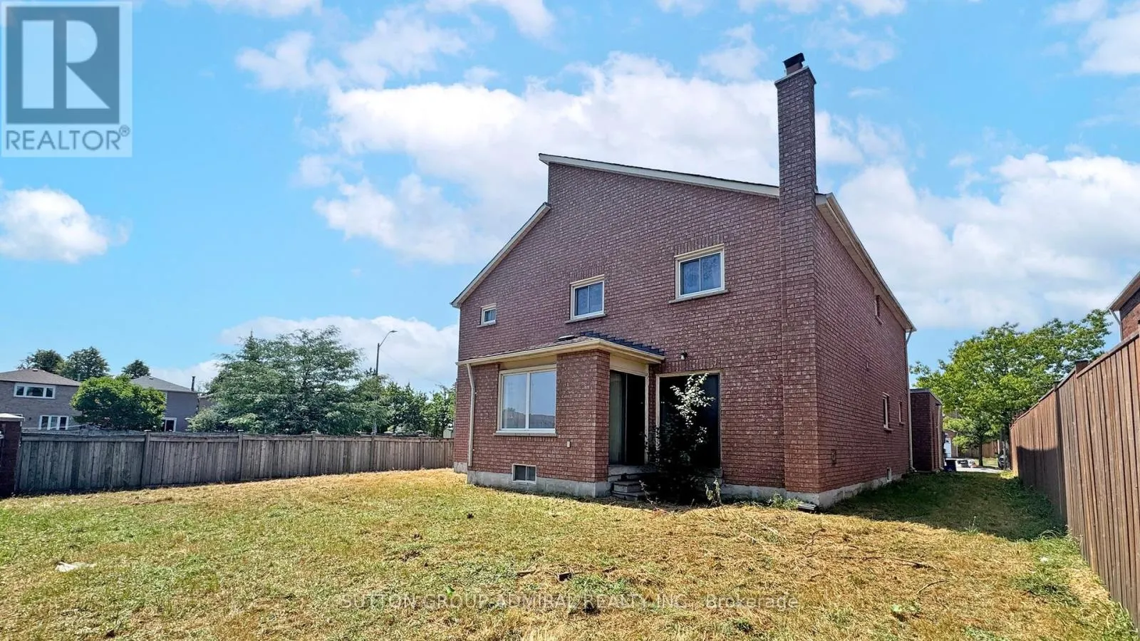 71 FEATHERSTONE AVENUE