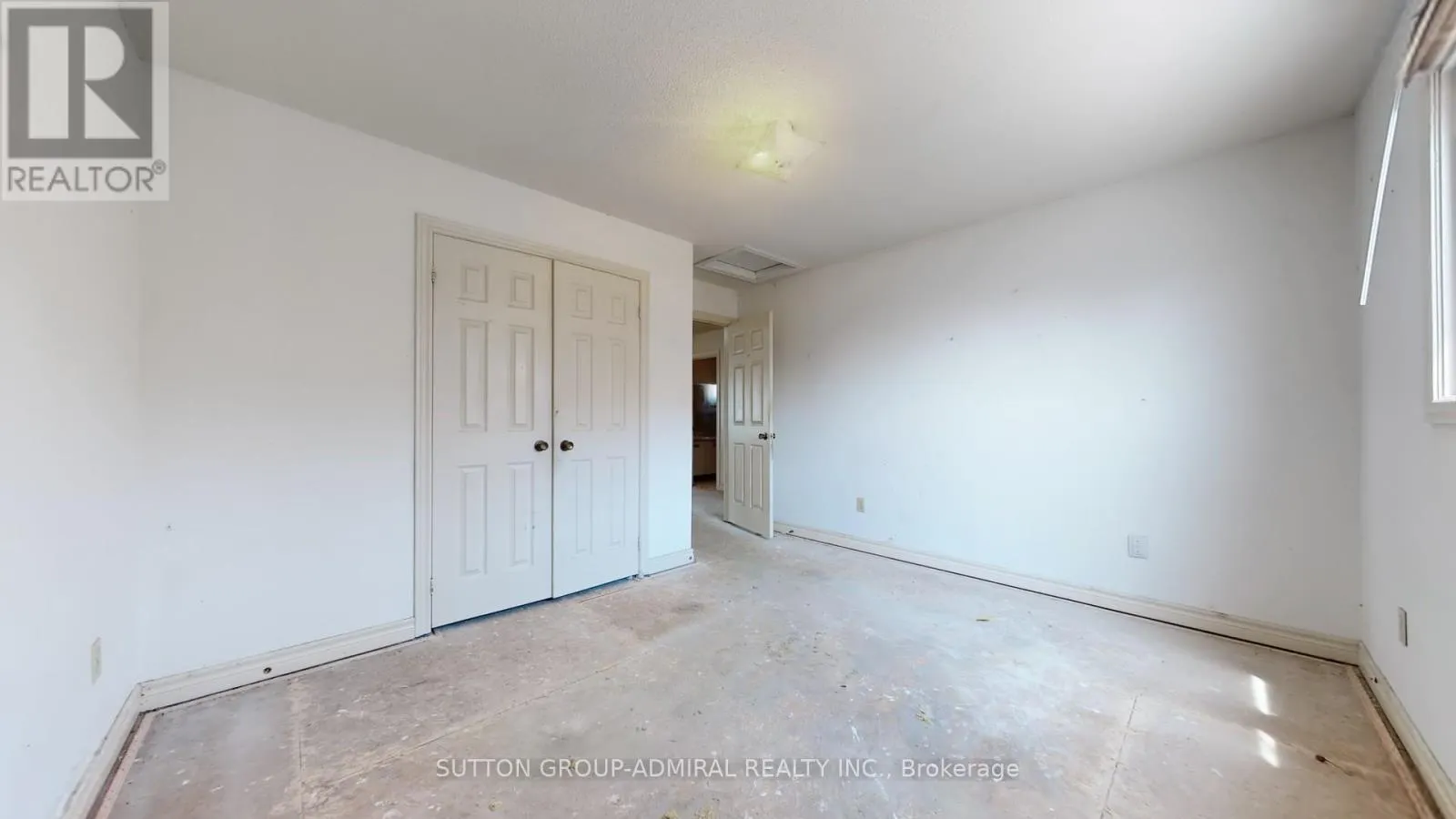 71 FEATHERSTONE AVENUE