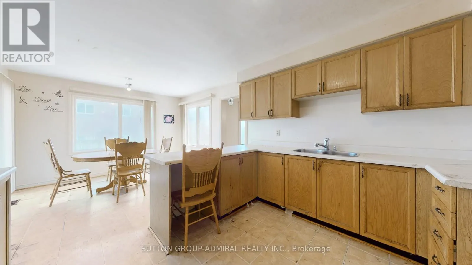 71 FEATHERSTONE AVENUE