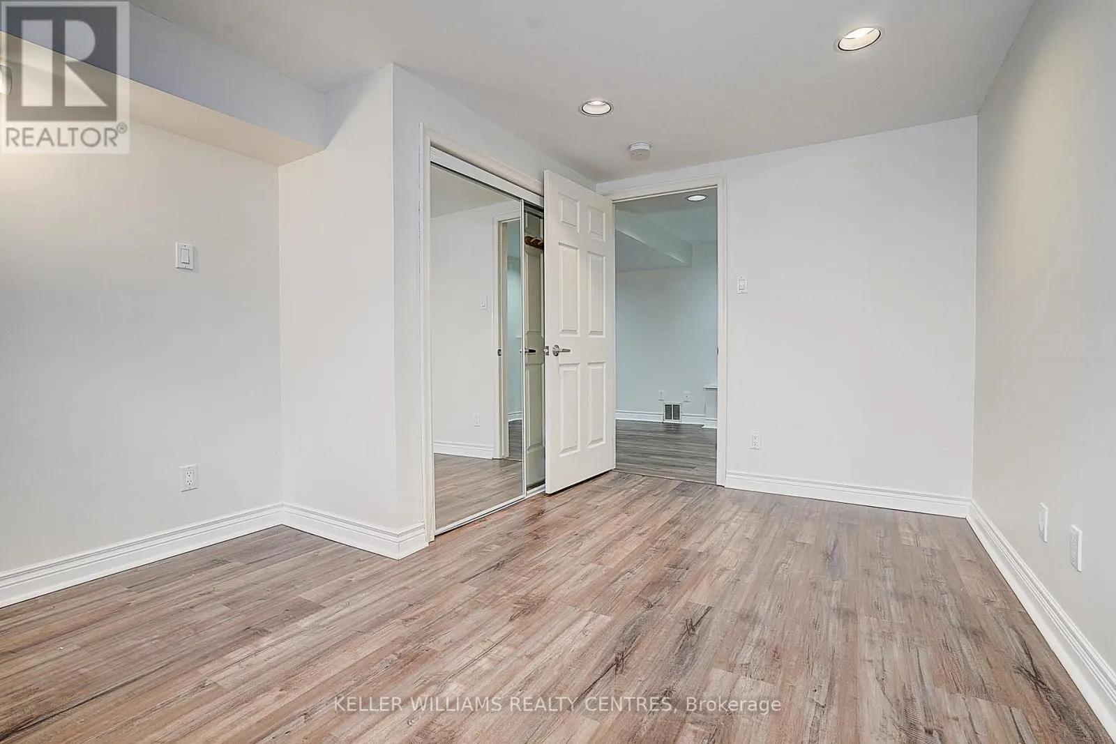 17 SIR KAY DRIVE