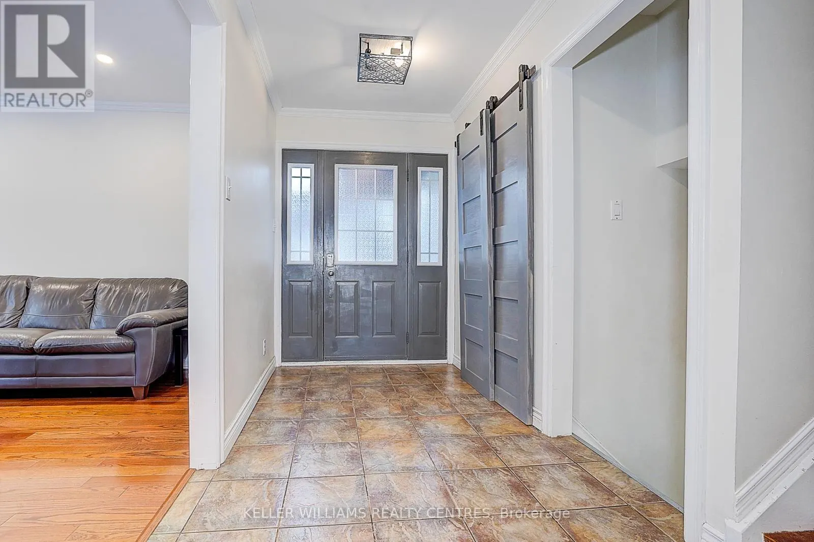 17 SIR KAY DRIVE