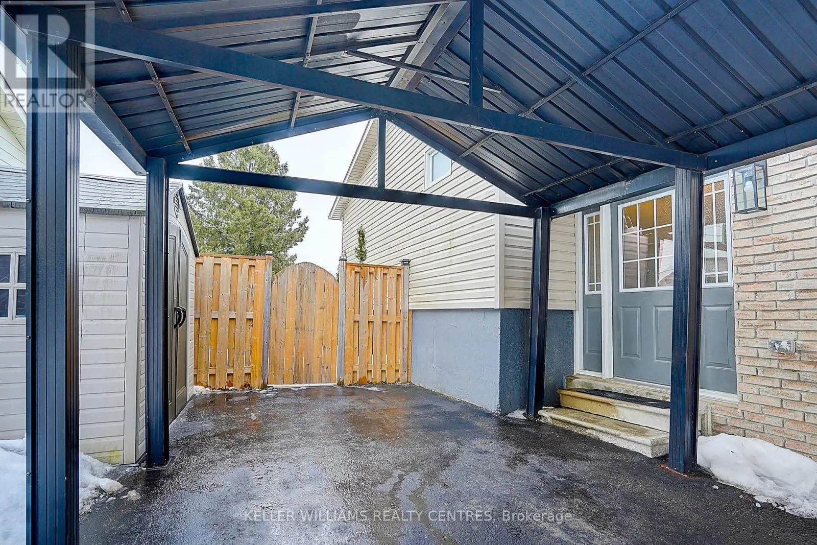 17 SIR KAY DRIVE