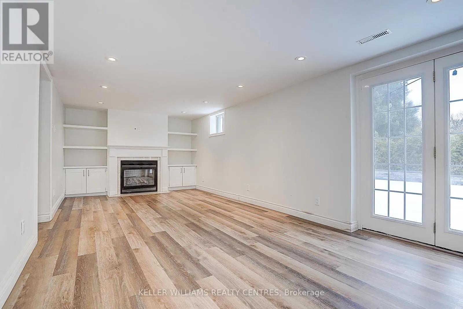 17 SIR KAY DRIVE