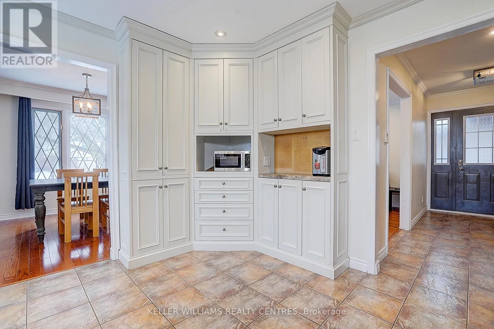 17 SIR KAY DRIVE