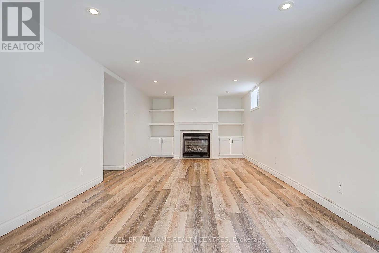 17 SIR KAY DRIVE