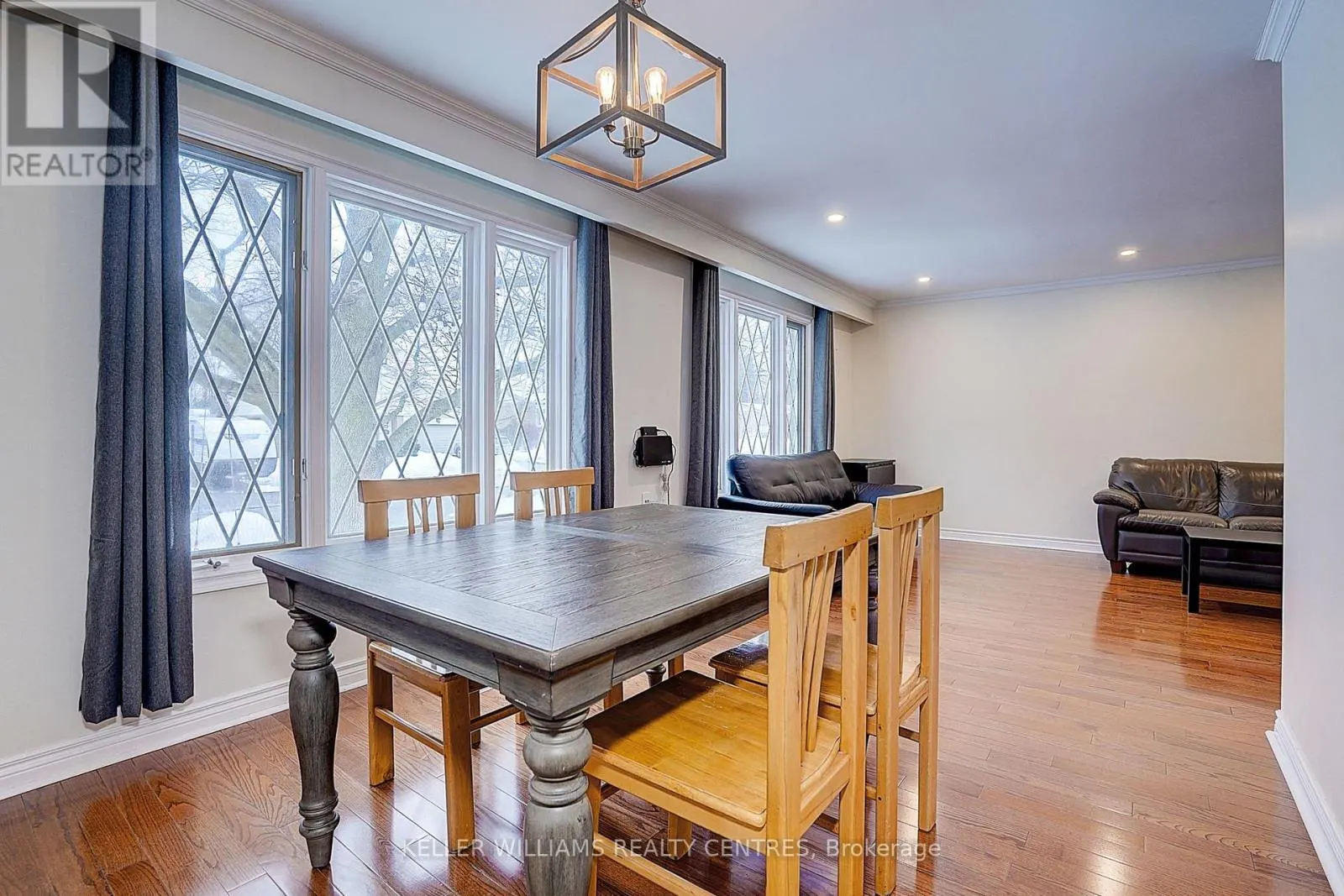 17 SIR KAY DRIVE