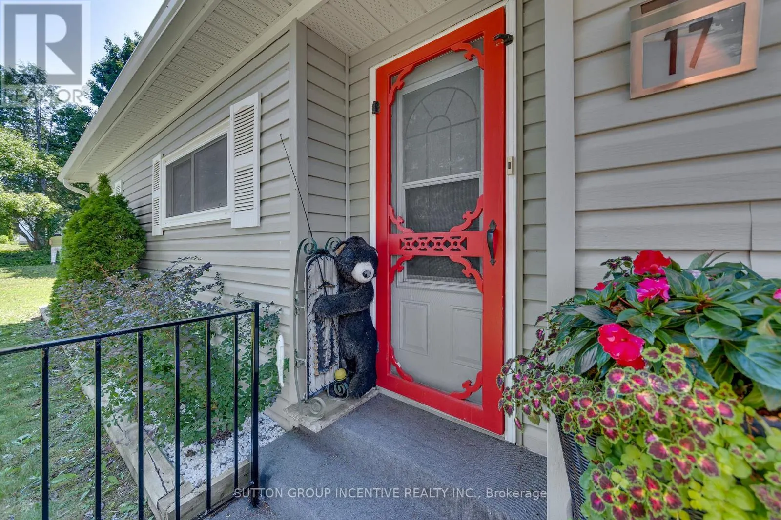17 WEEPING WILLOW DRIVE