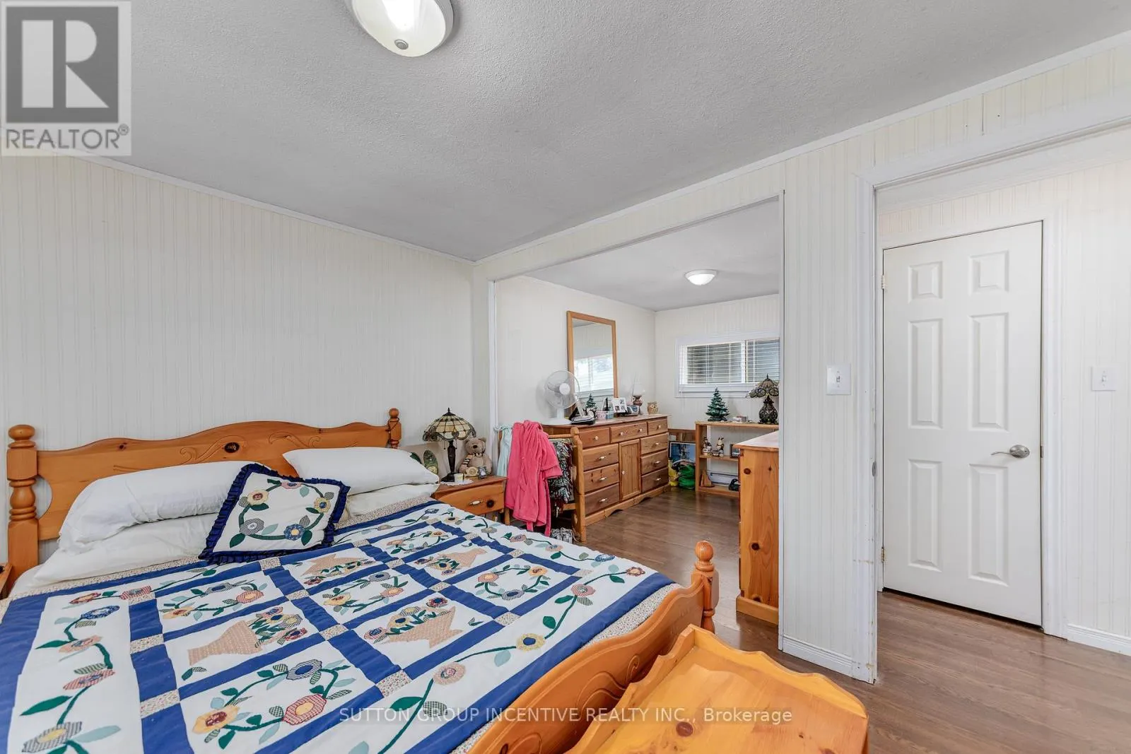 17 WEEPING WILLOW DRIVE