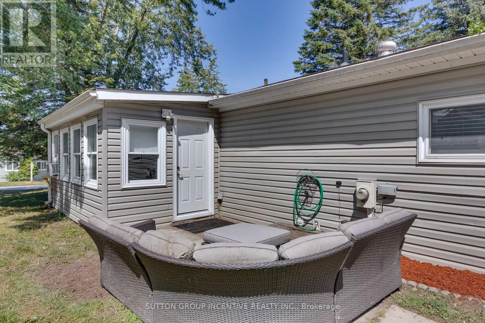 17 WEEPING WILLOW DRIVE