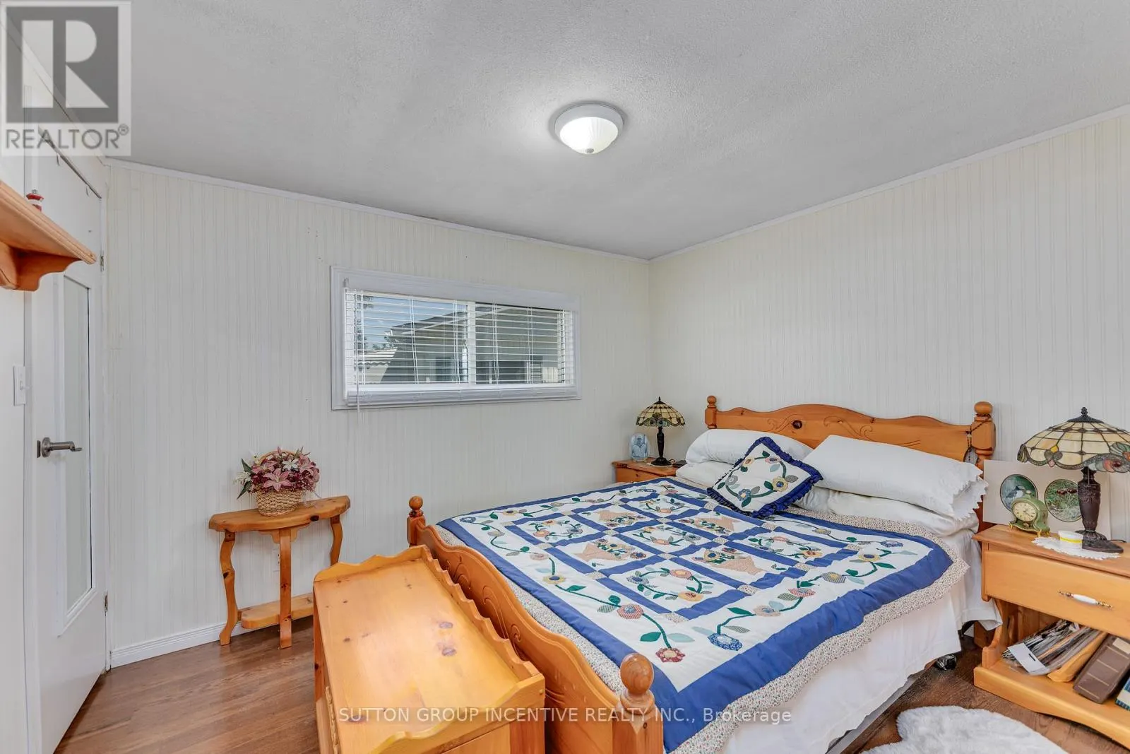 17 WEEPING WILLOW DRIVE