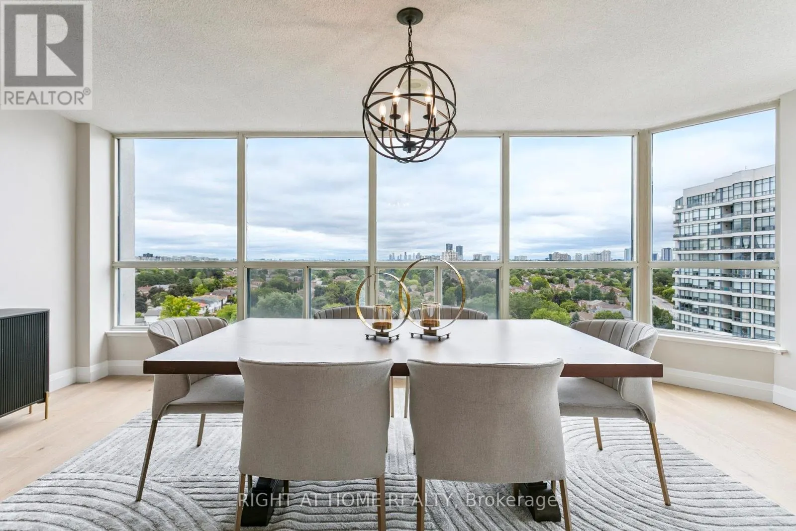 1611 - 7300 YONGE STREET