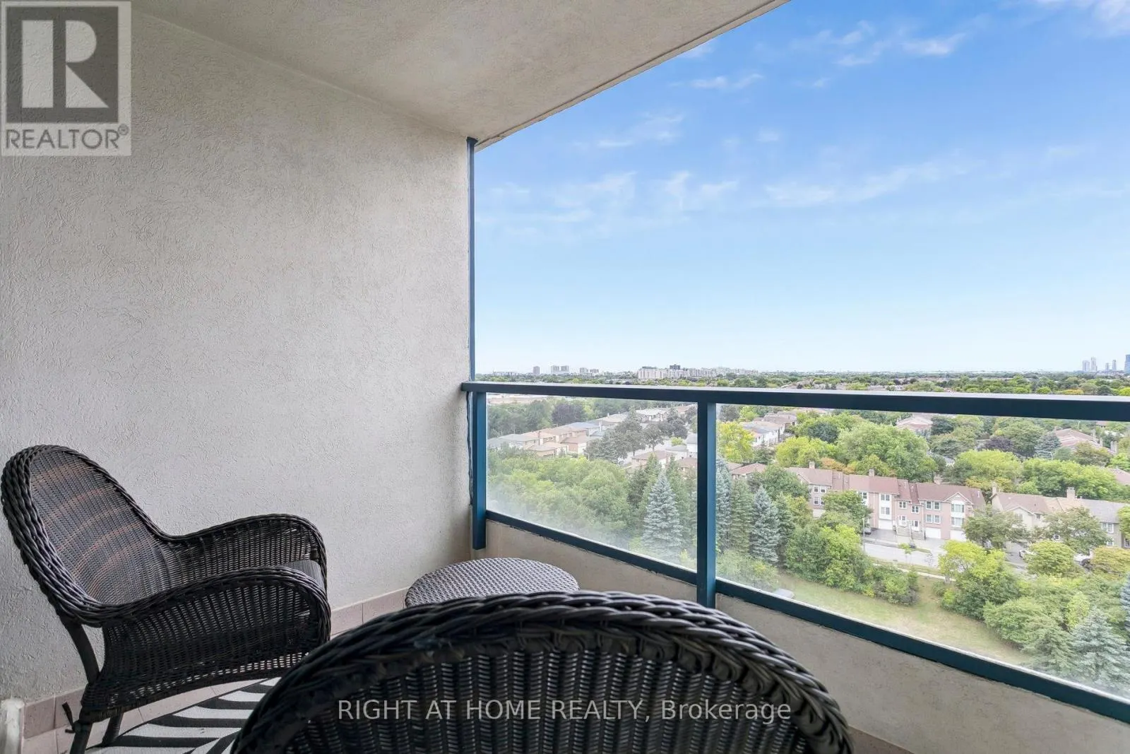 1611 - 7300 YONGE STREET
