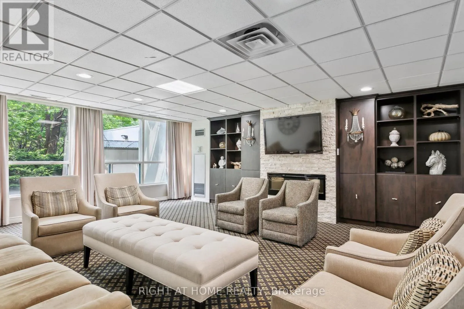 1611 - 7300 YONGE STREET