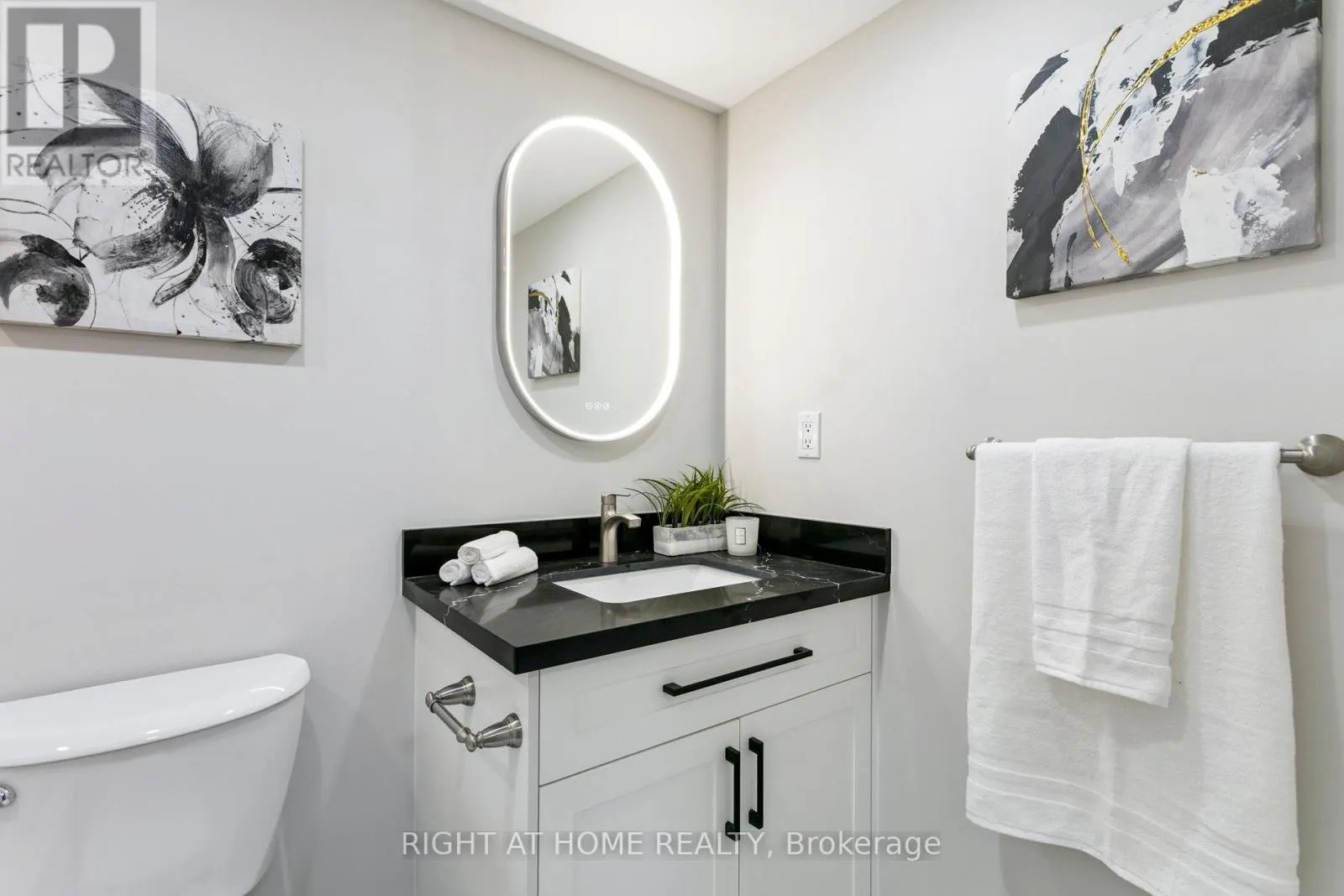 1611 - 7300 YONGE STREET