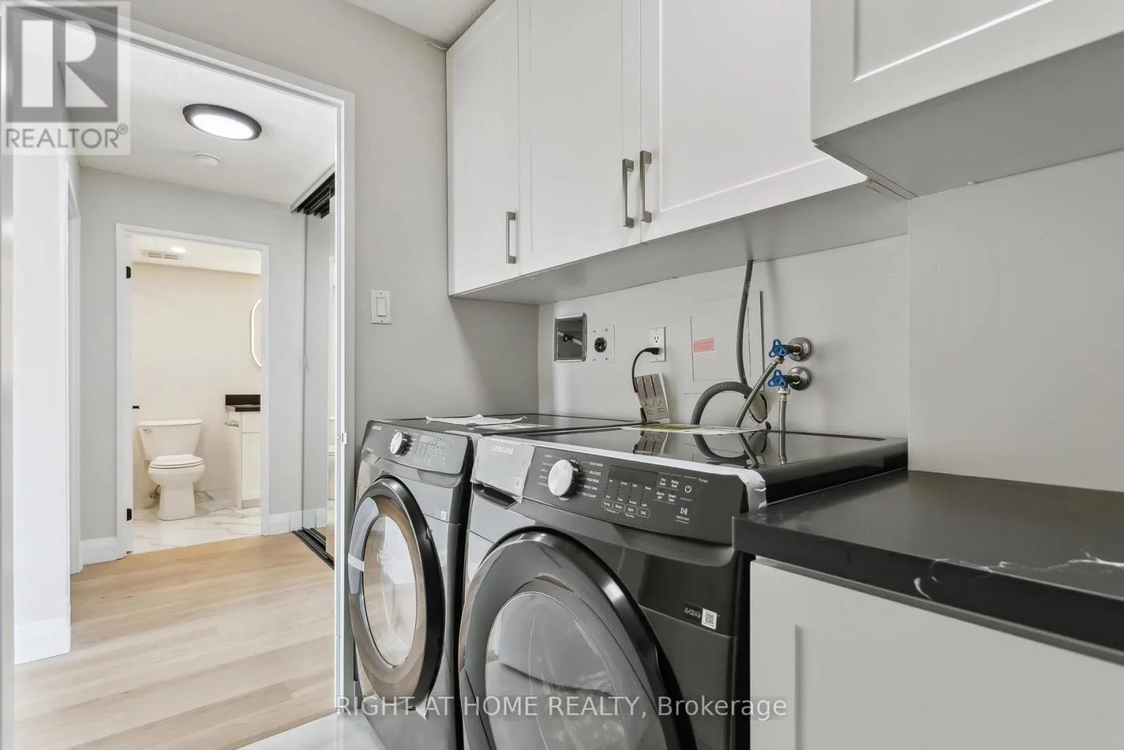 1611 - 7300 YONGE STREET