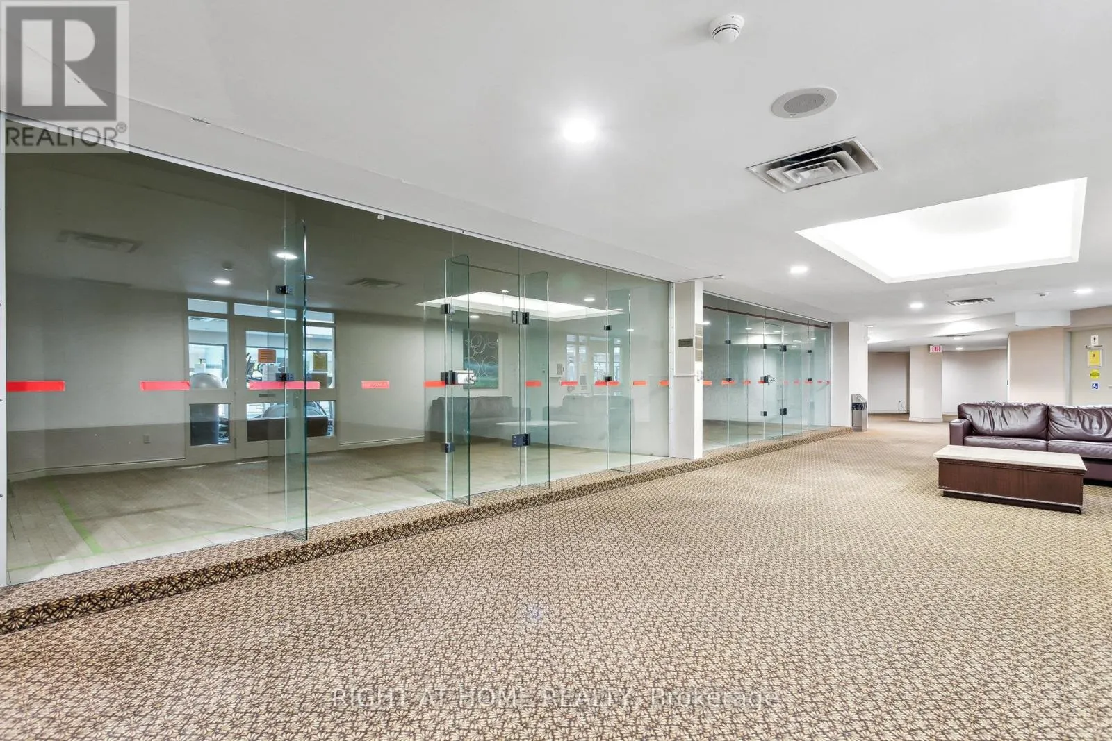 1611 - 7300 YONGE STREET