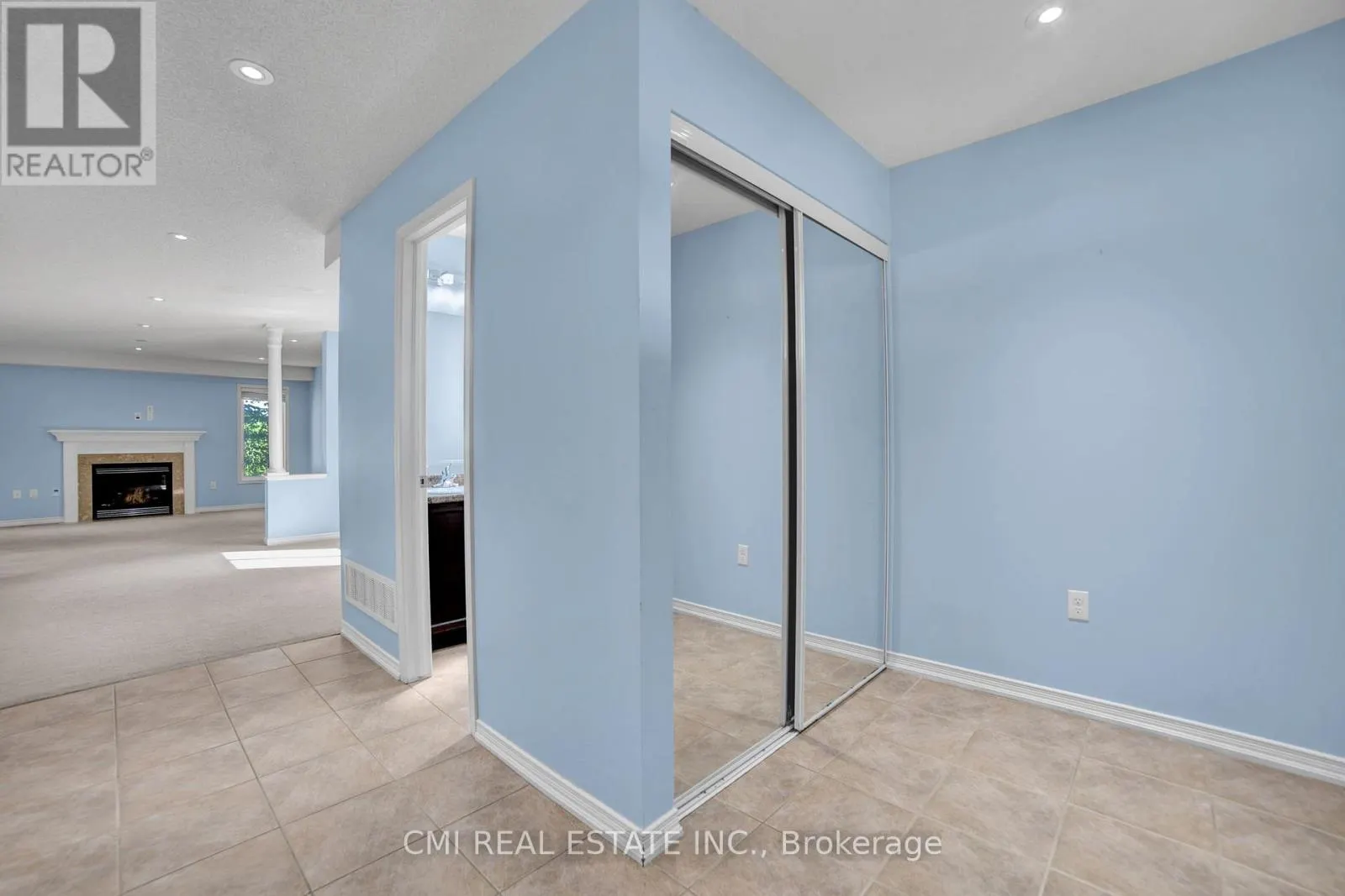 1218 LESLIE DRIVE