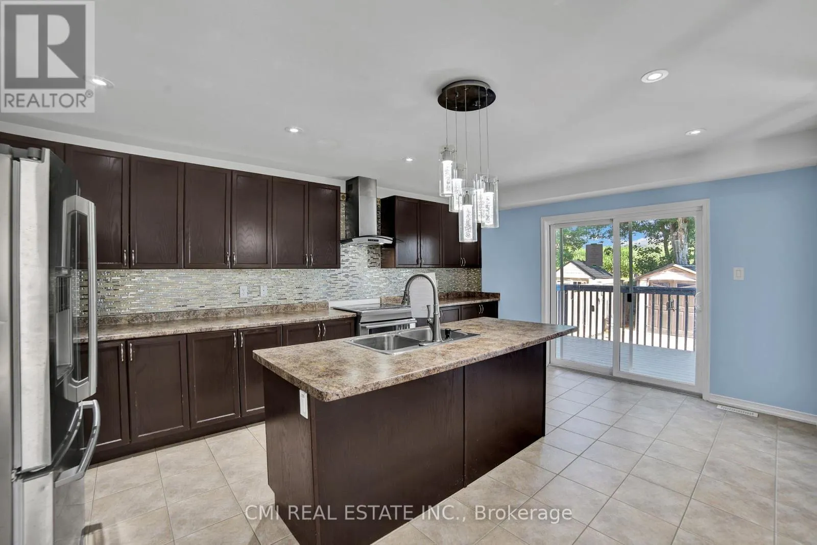 1218 LESLIE DRIVE