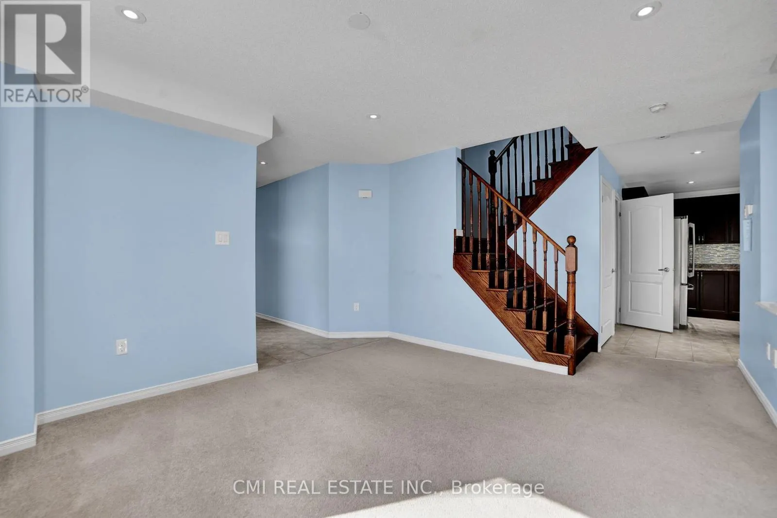 1218 LESLIE DRIVE