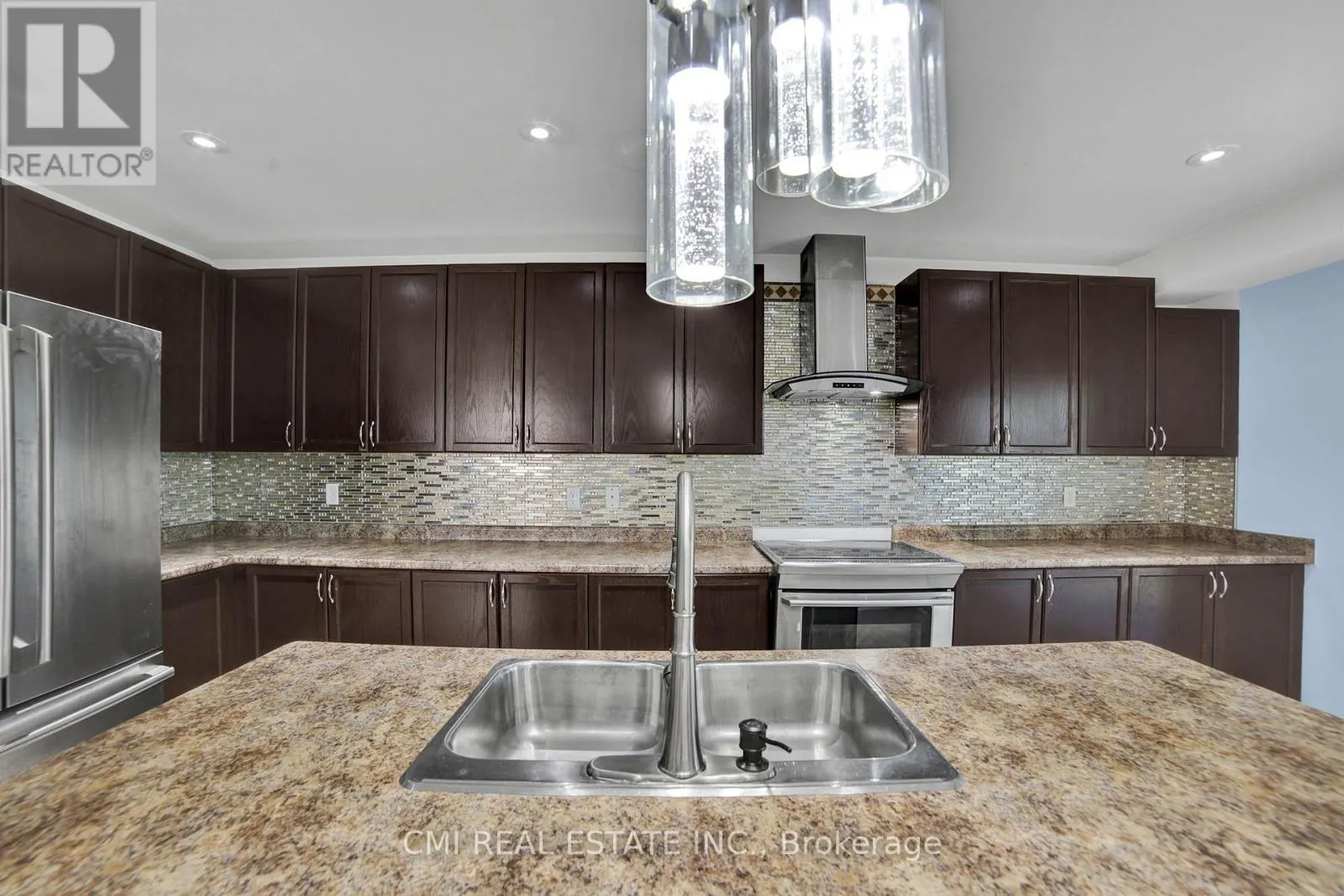 1218 LESLIE DRIVE