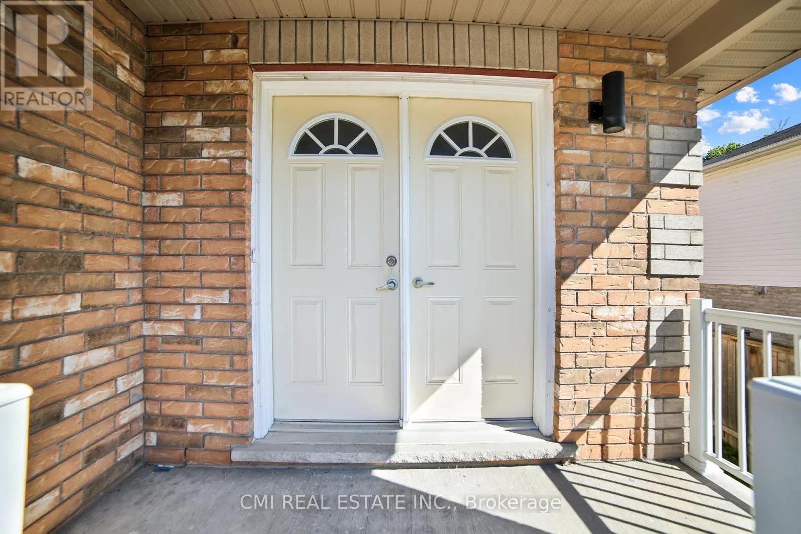 1218 LESLIE DRIVE