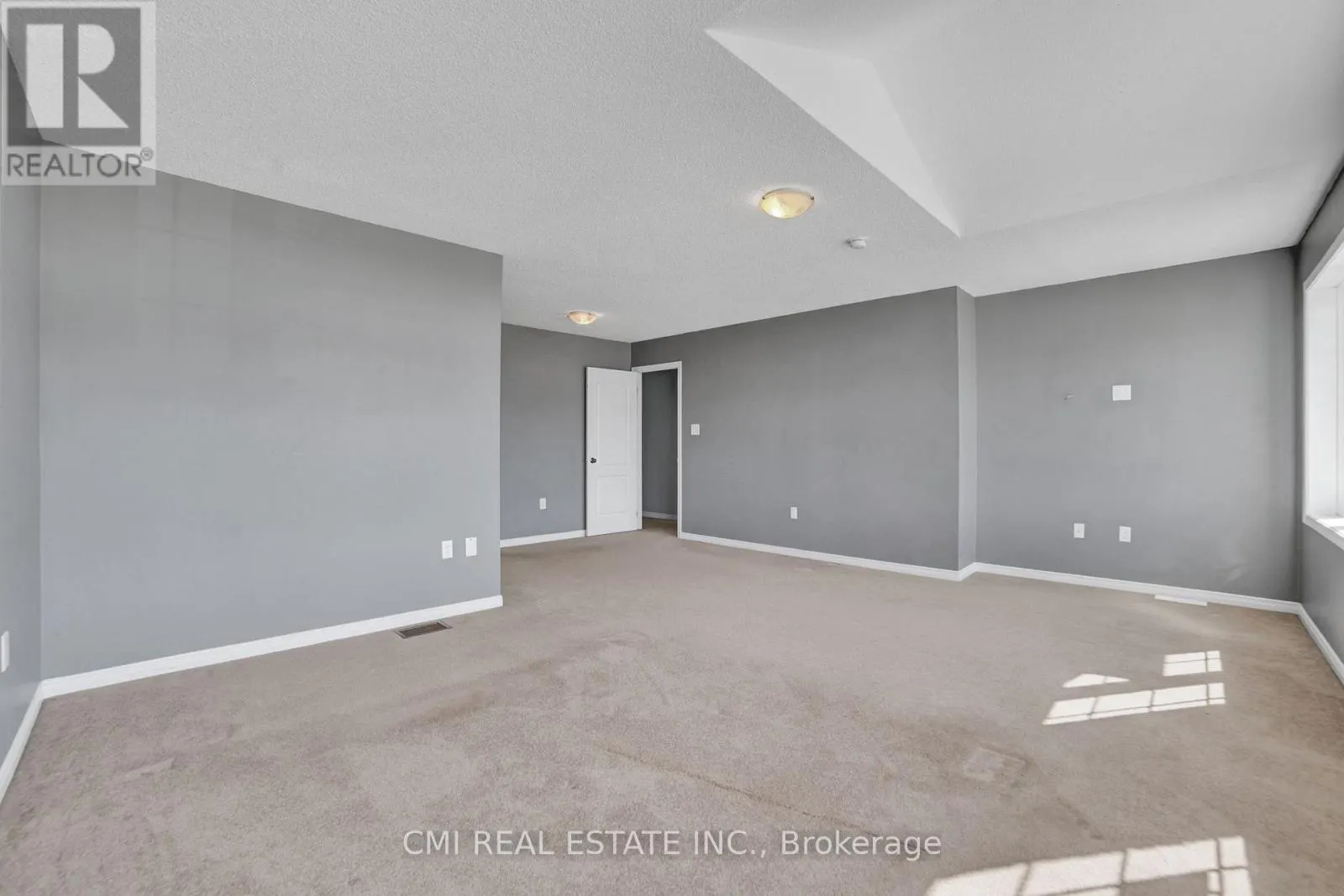 1218 LESLIE DRIVE