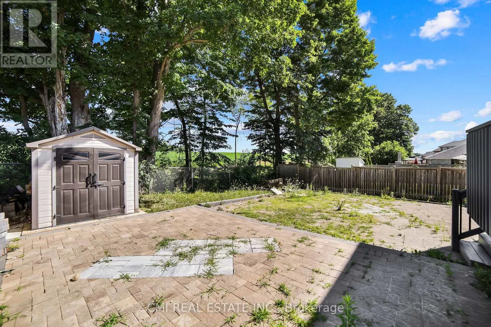 1218 LESLIE DRIVE