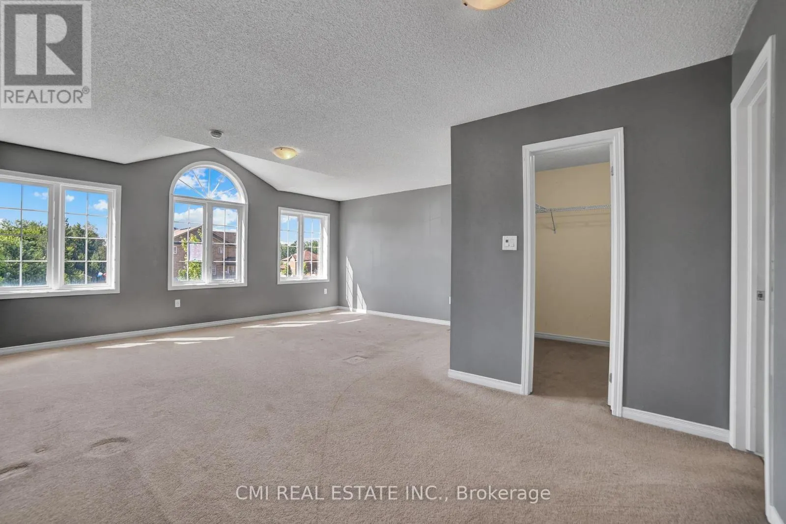 1218 LESLIE DRIVE