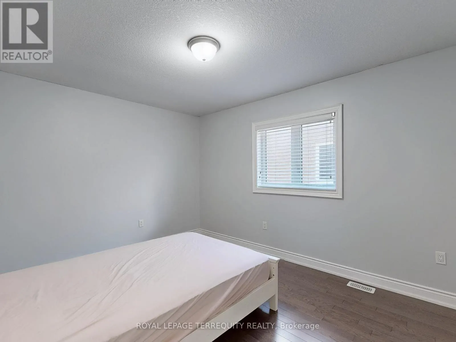 28 RICHMOND PARK DRIVE