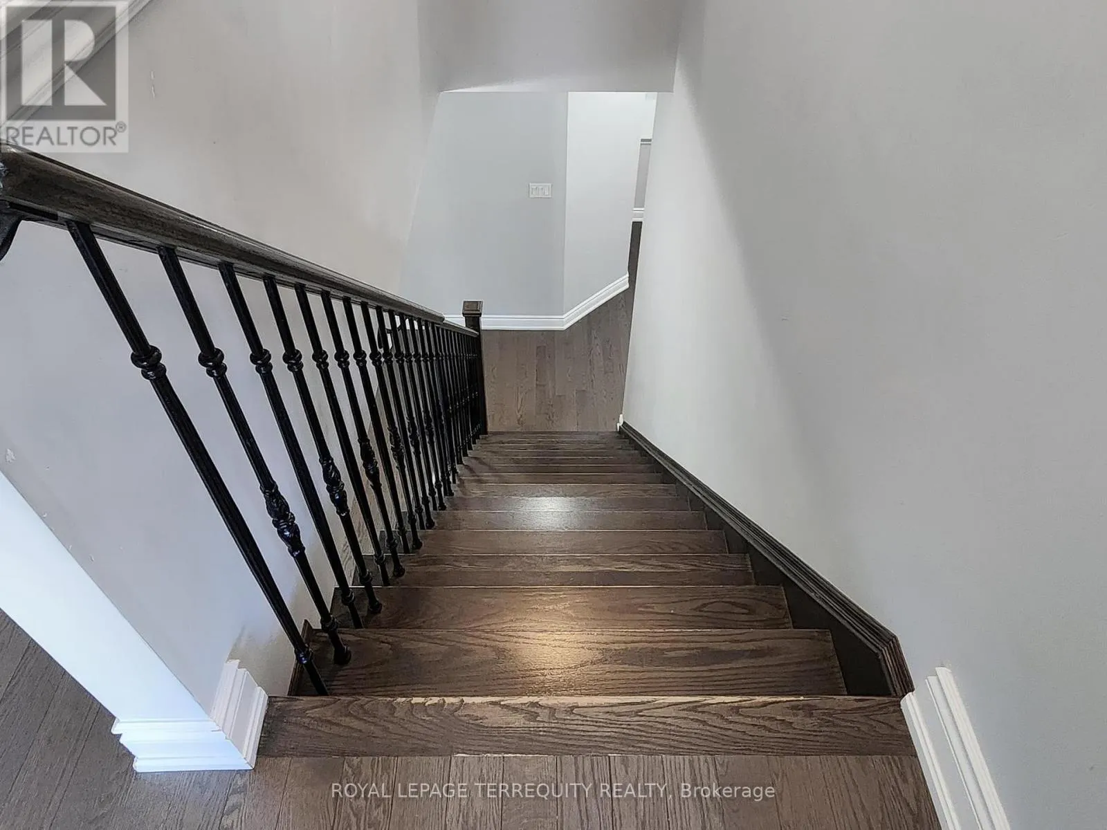 28 RICHMOND PARK DRIVE