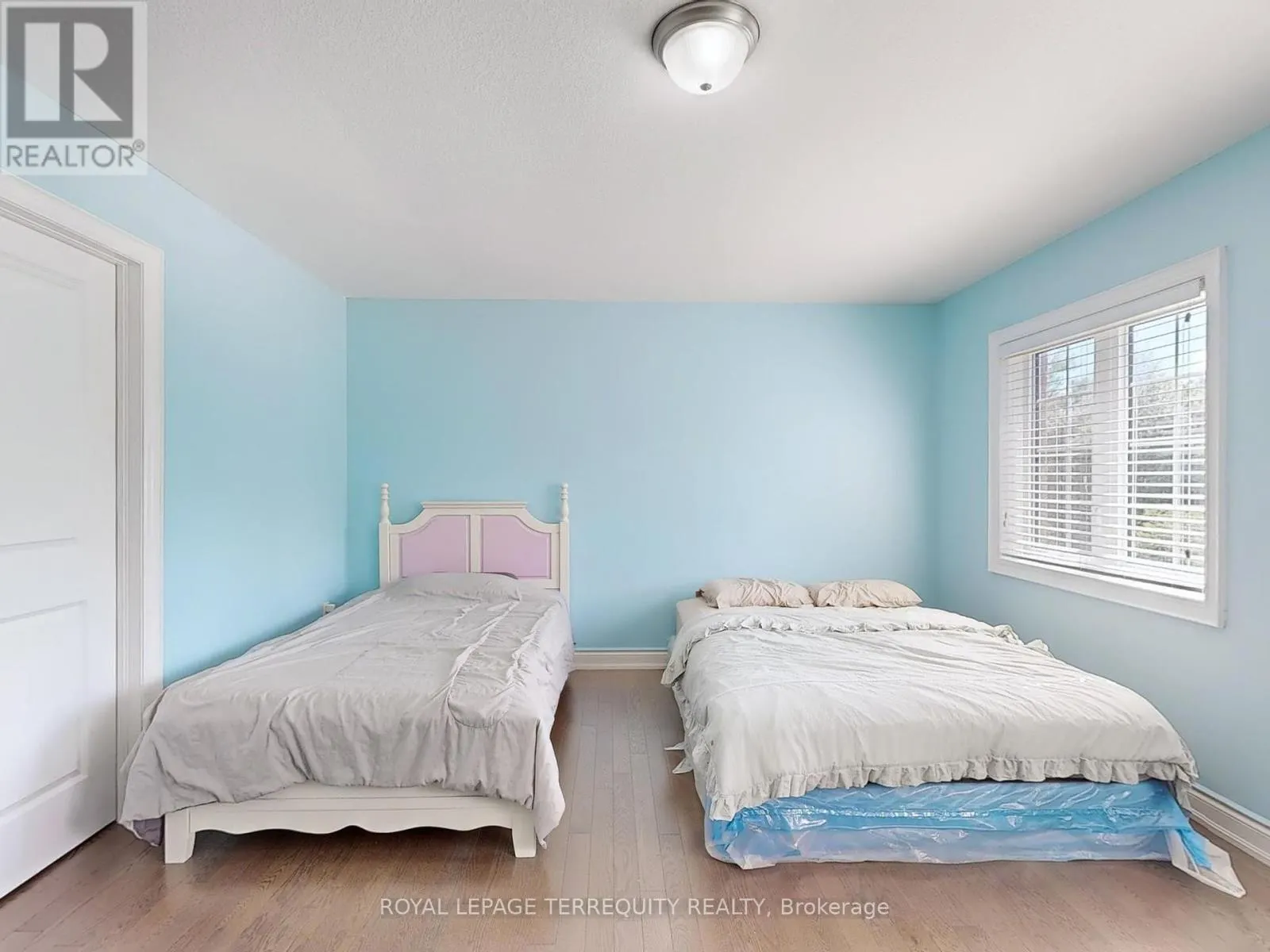 28 RICHMOND PARK DRIVE