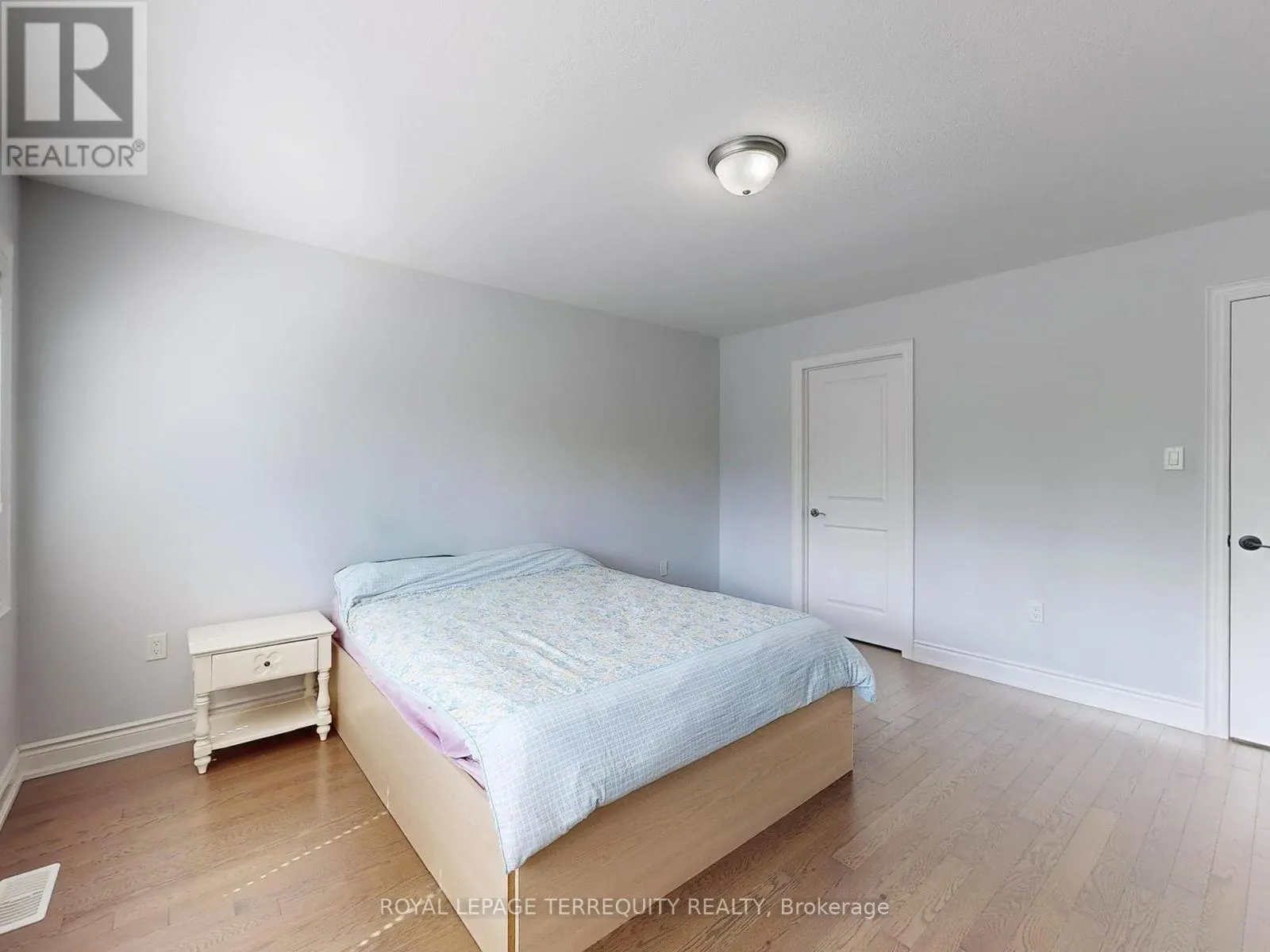 28 RICHMOND PARK DRIVE