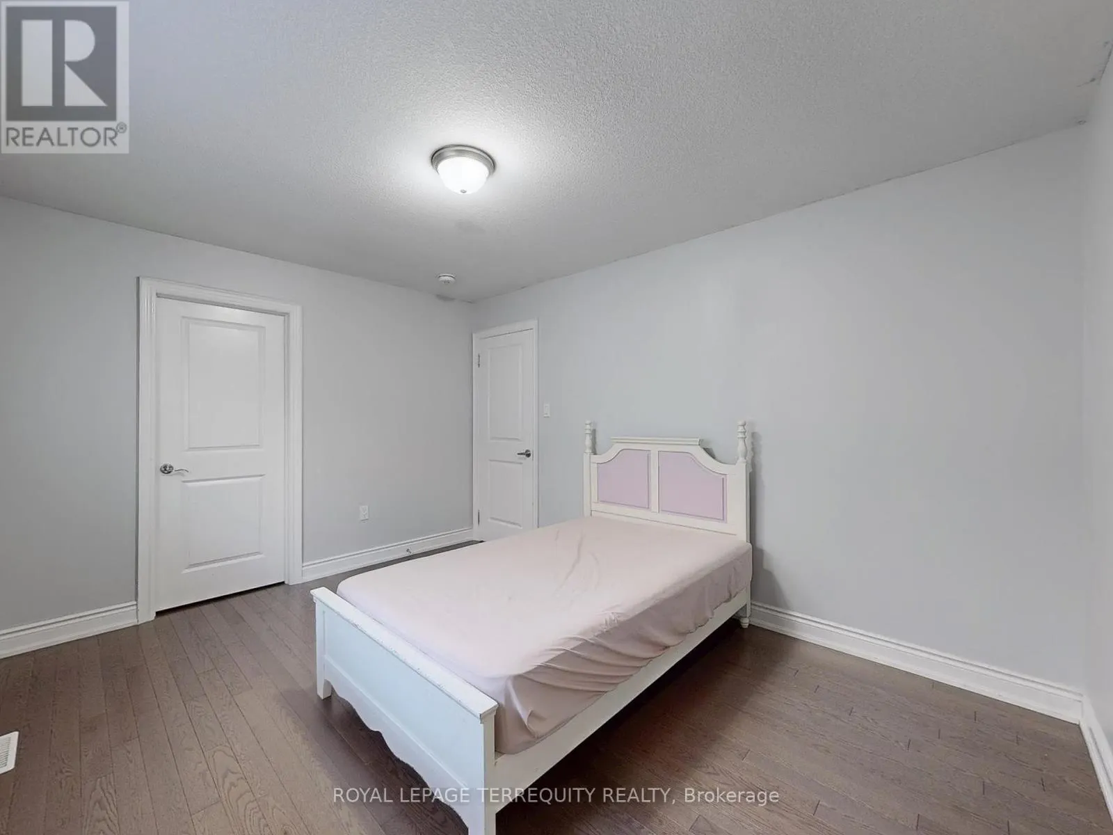 28 RICHMOND PARK DRIVE