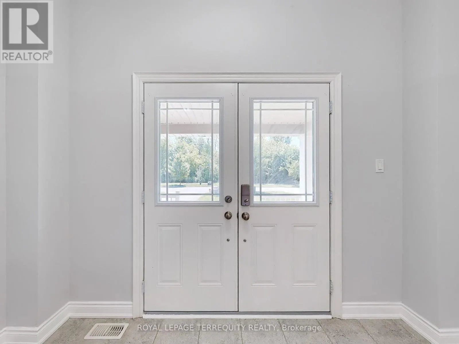 28 RICHMOND PARK DRIVE
