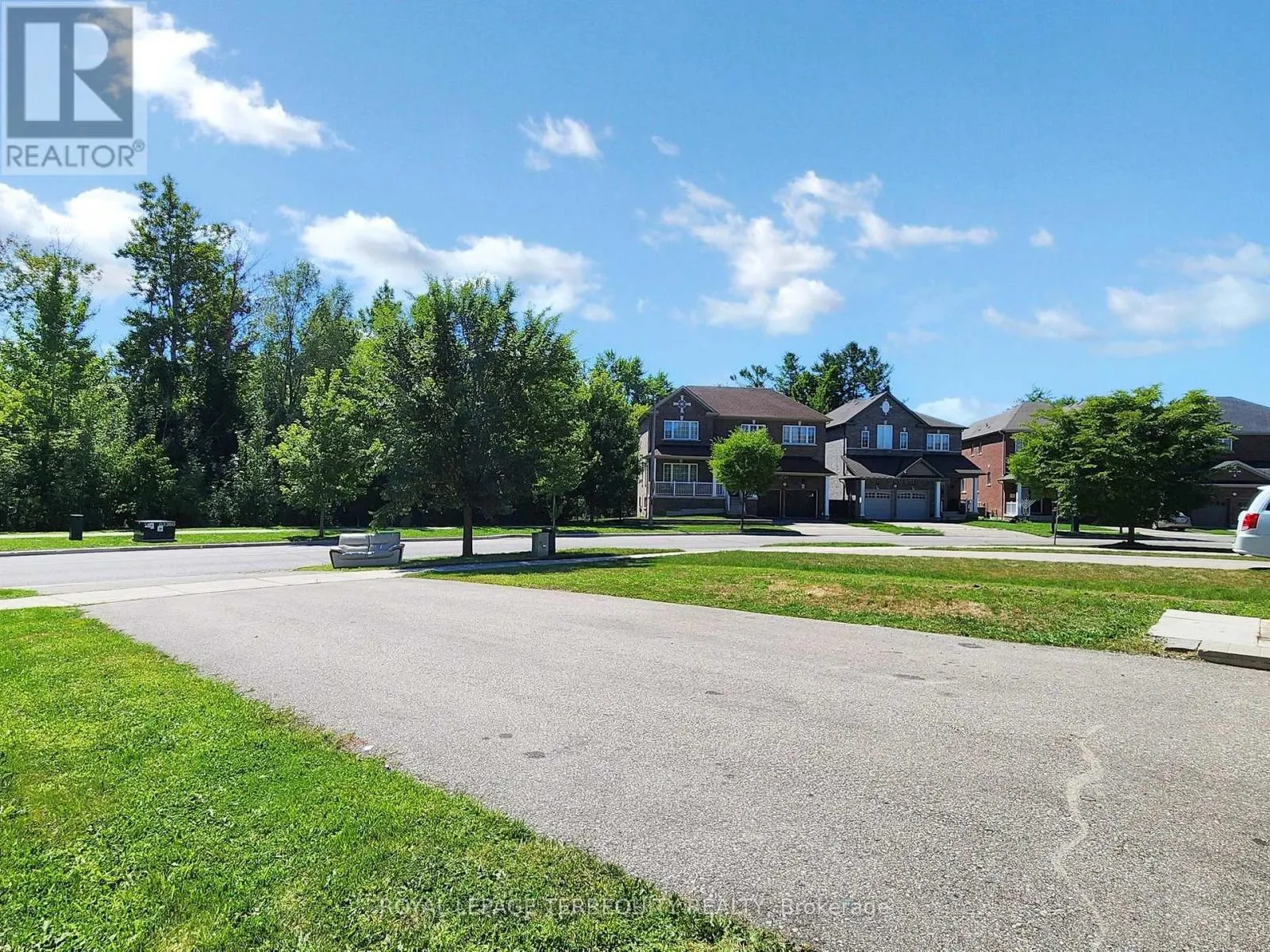28 RICHMOND PARK DRIVE