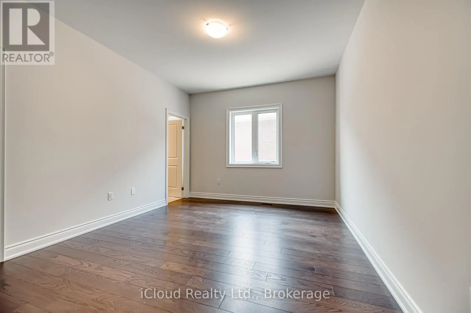 160 WINTHROP CRESCENT