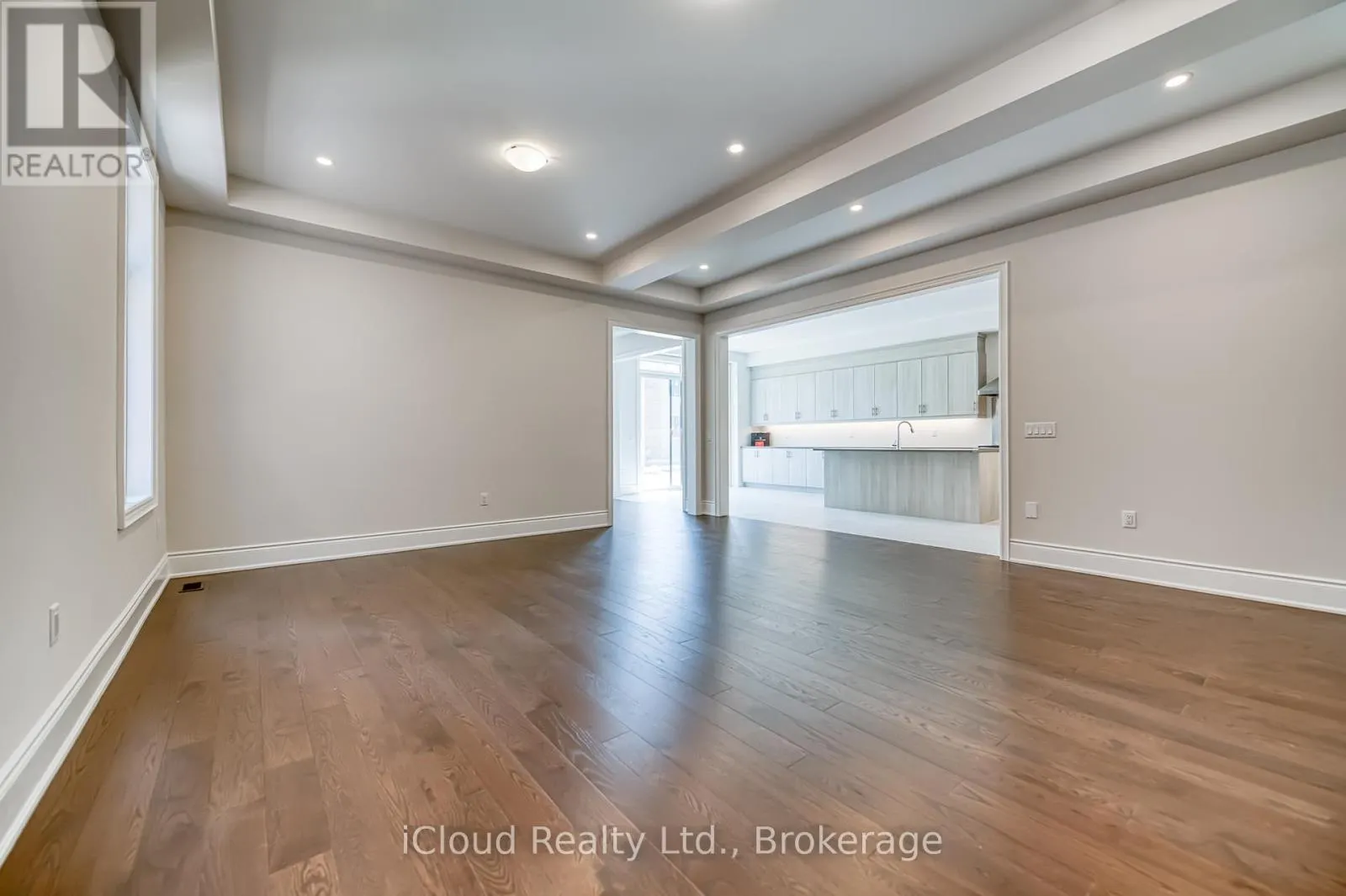 160 WINTHROP CRESCENT