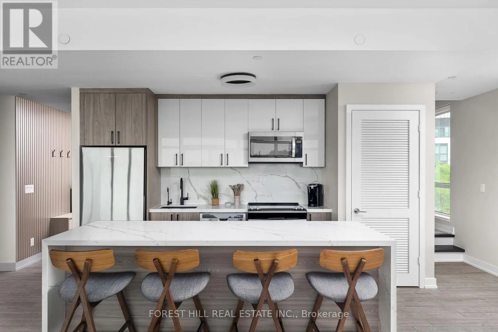 110 - 317 BROWARD WAY